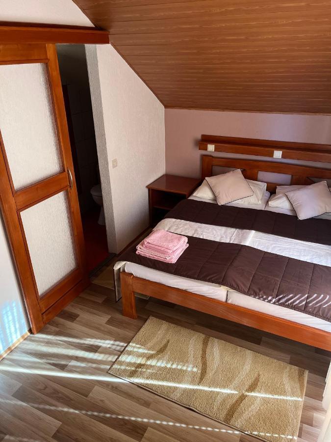 Guesthouse Hodak Seliste Dreznicko Exterior foto